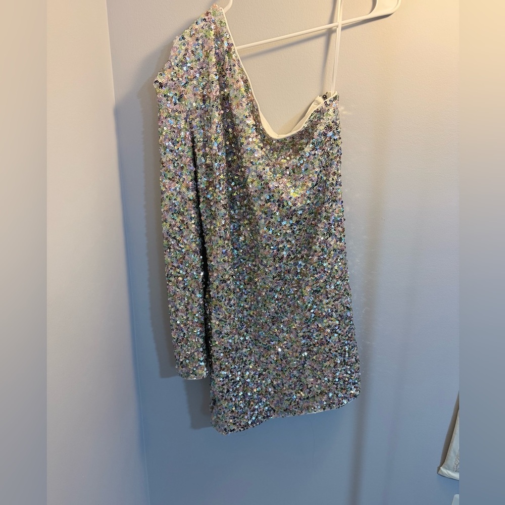 Sparkling One-Shoulder Sequin Dress